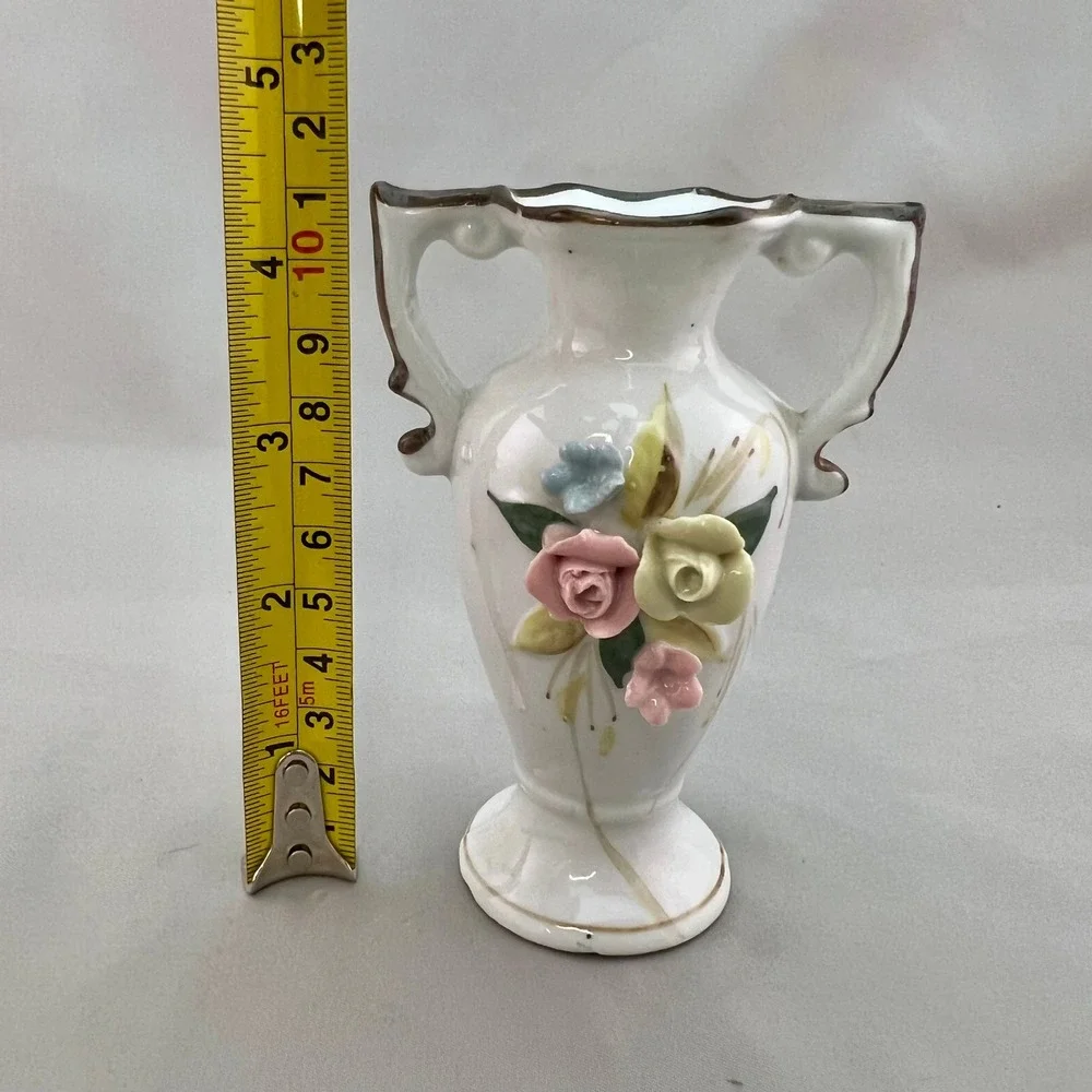 Unbranded Bud Vase Unisex Small White Excellent 3D Floral Scrolled Handles